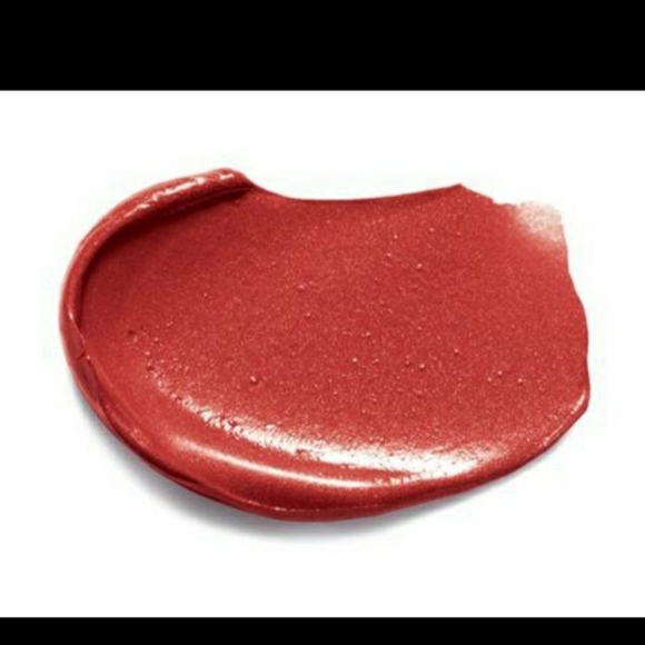 Avon true color lipstick in spiced or candy red - Picture 3 of 10